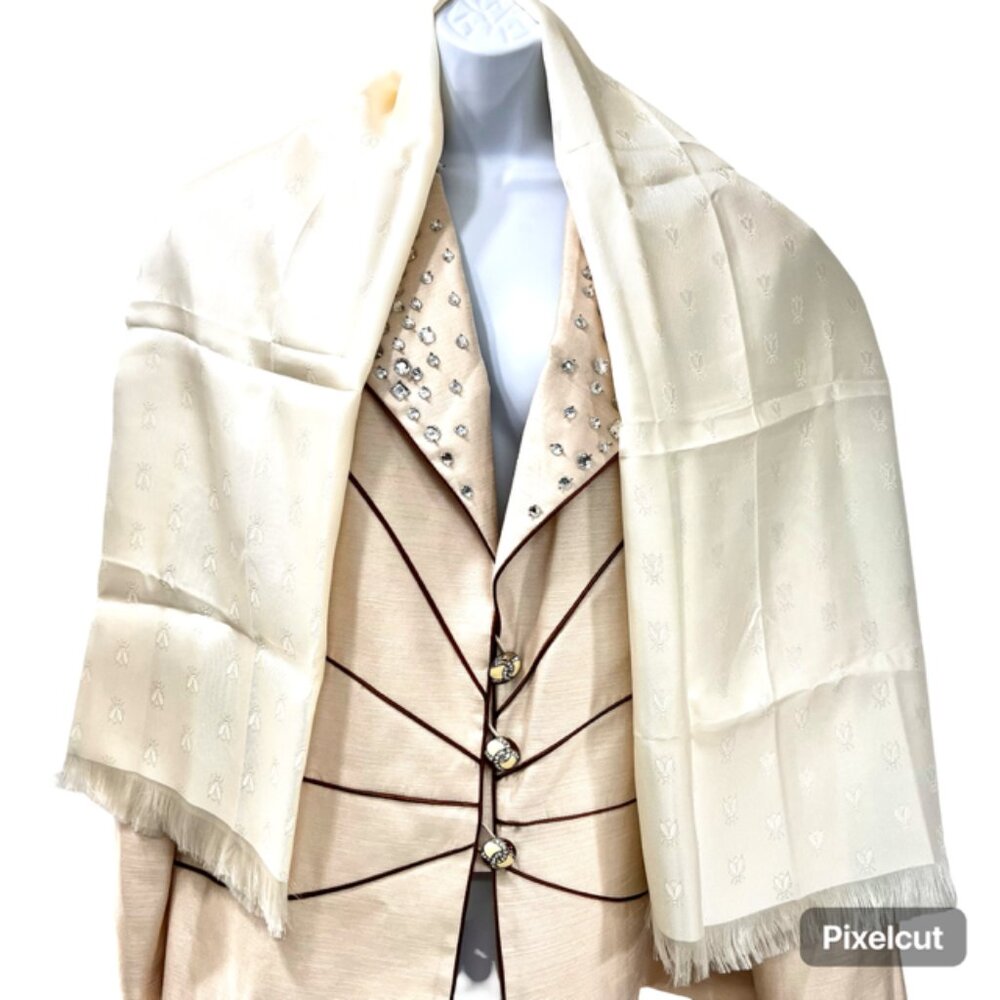 New Unbox HERMES  Stole scarf wrap 100% Silk Satin 58"x36" Ivery Bees FringW/C/A - Picture 2 of 15